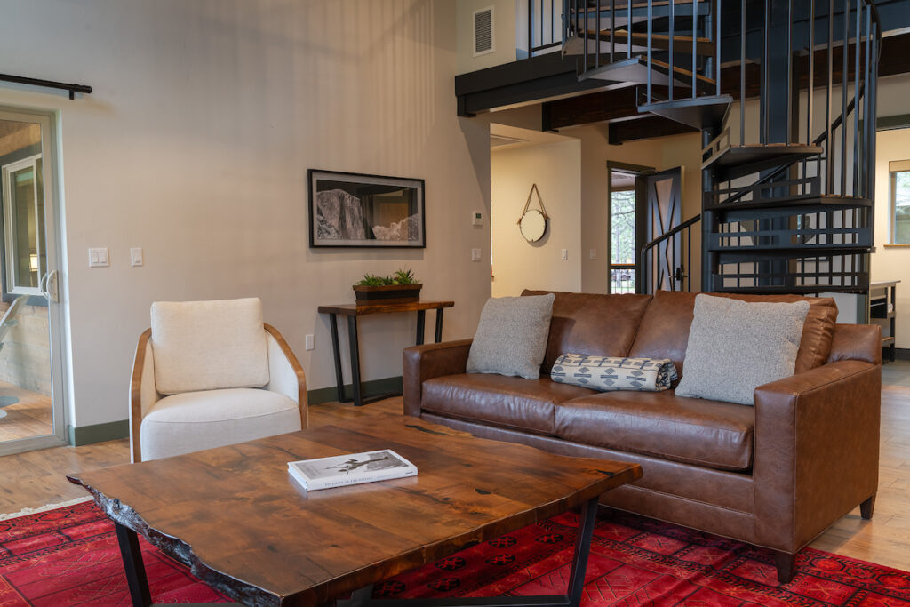 Firefall Ranch Villa living room at Yosemite National Park.
